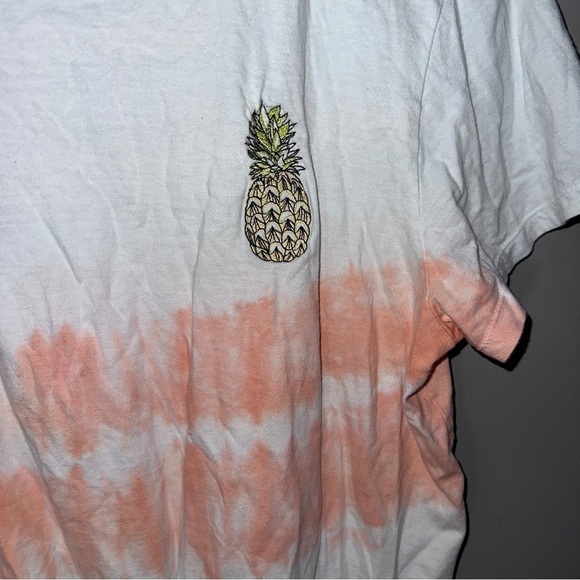 Attitude not included tie dye pineapple cropped Tshirt - Picture 2 of 5
